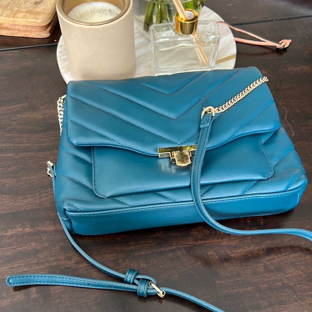 Chain link stiched purse